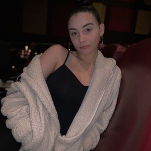 Meet your Posher, Lydia